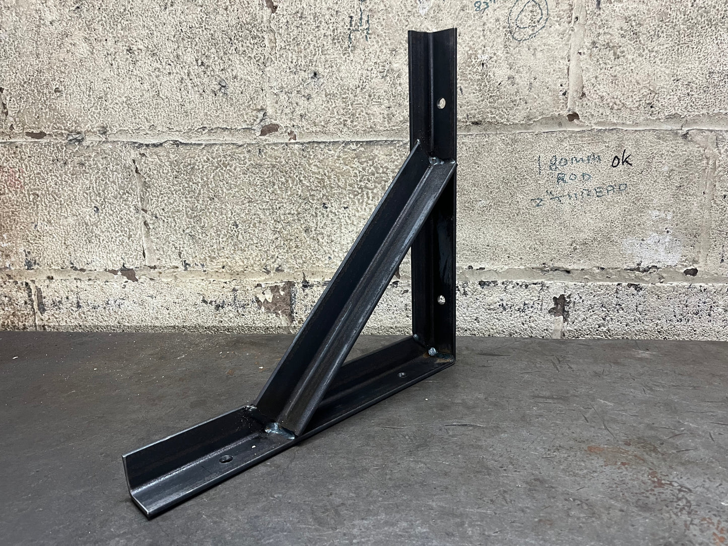 Heavy Duty Shelf Brackets 350KG Per Bracket Angle Iron